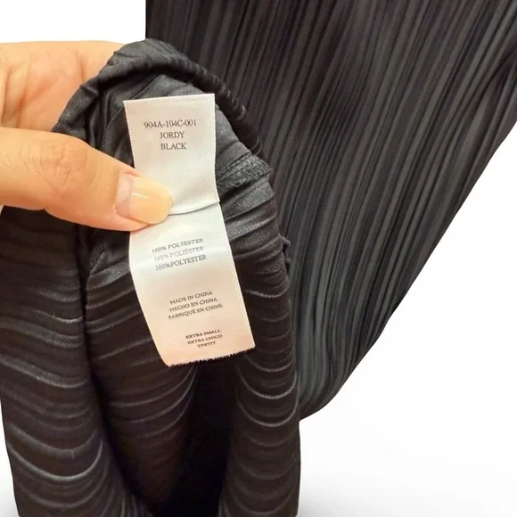 NWT Rails Jordy Midi Pleated Satin Long Sleeve Dress Black | XS - Picture 8 of 12